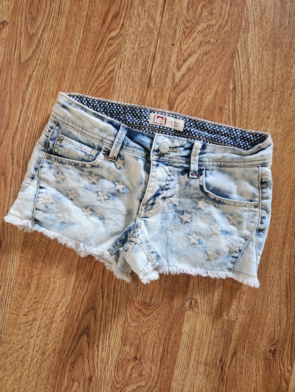 lei Light Blue Star Embroidered Denim Shorts Low Rise